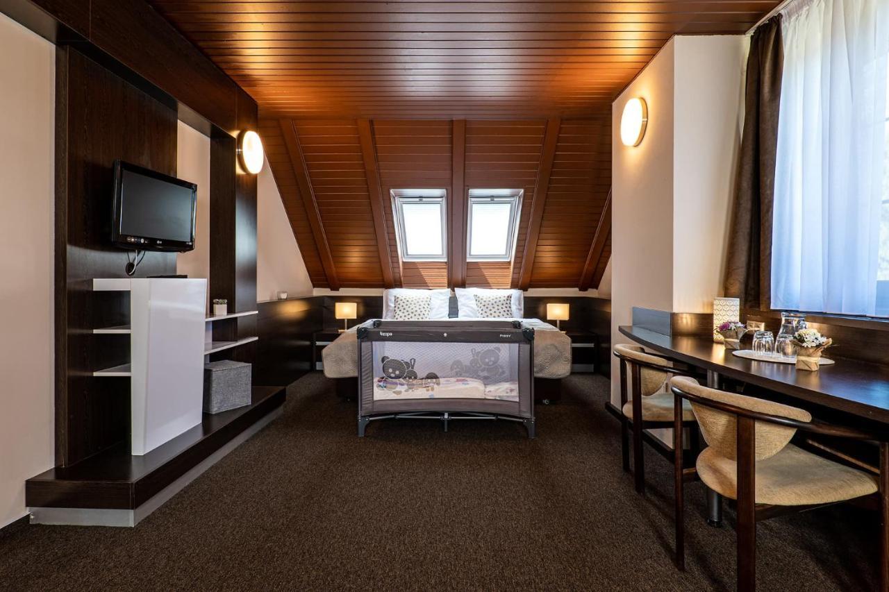 Wellness Hotel Pod Kycmolem Horni Lomna Luaran gambar