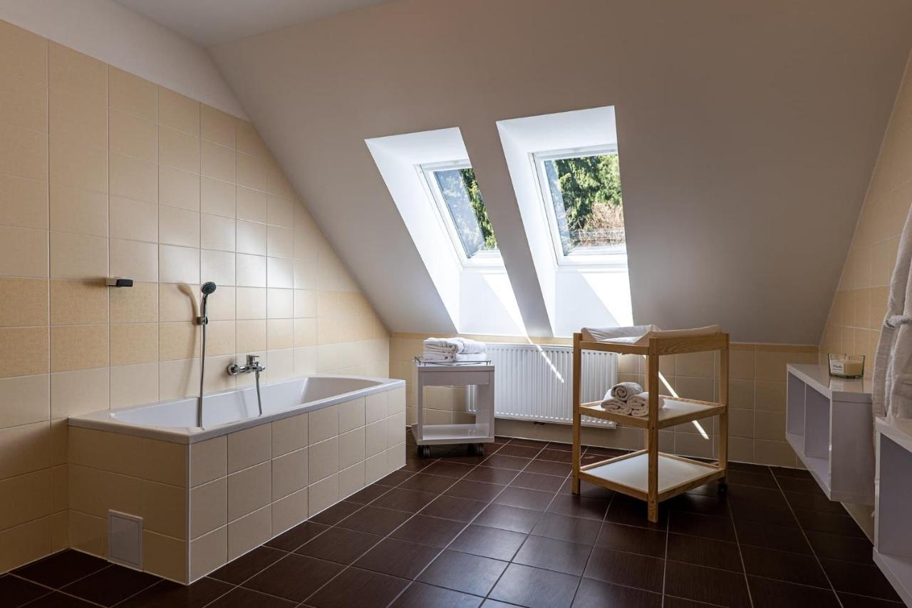 Wellness Hotel Pod Kycmolem Horni Lomna Luaran gambar