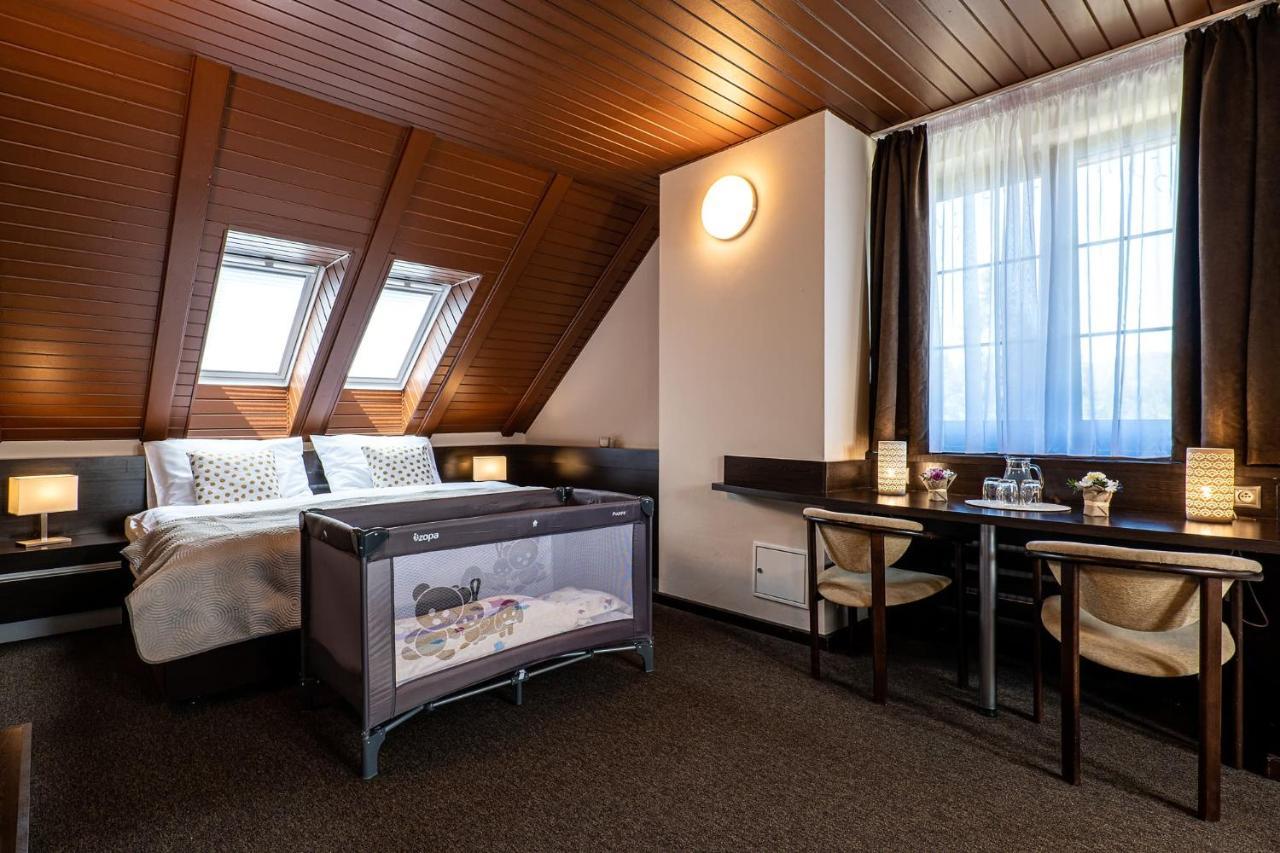 Wellness Hotel Pod Kycmolem Horni Lomna Luaran gambar